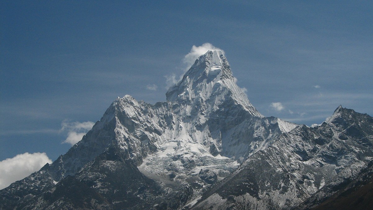 Ama Dablam Season Opens as Rope Team Summits in Fine Weather