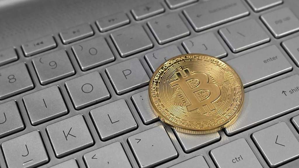 Bitcoin Falls Below $80,000 for First Time Since October 15 as Liquidations Surge