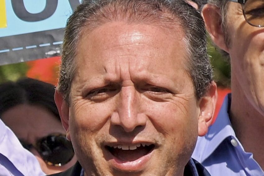 US Congressional Nominee Brad Lander Detained at West Bank Olive Harvest, Later Released