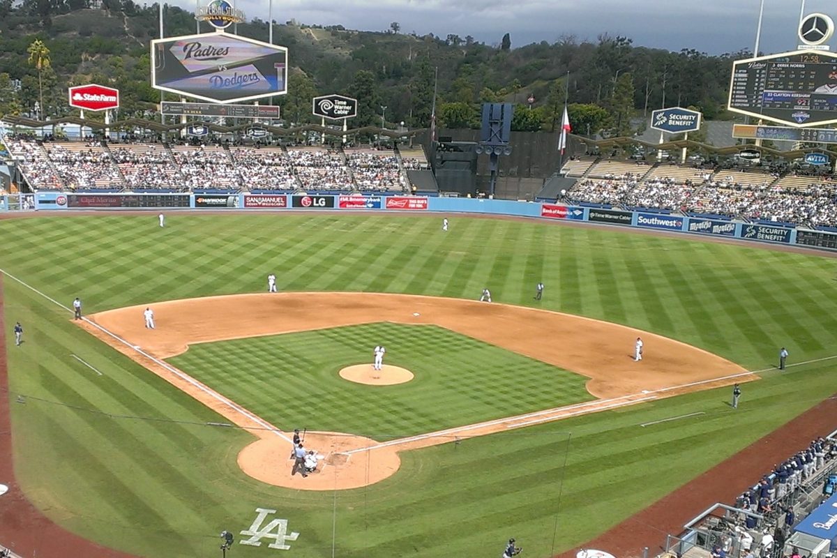 Brewers Sweep Dodgers 6-4 in Game 4 to Reach First World Series Since 1982