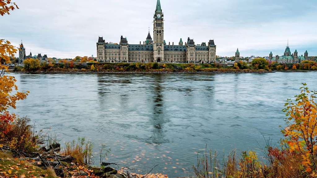Canada Liberal Lead Narrows to 13 Points in Liaison Poll