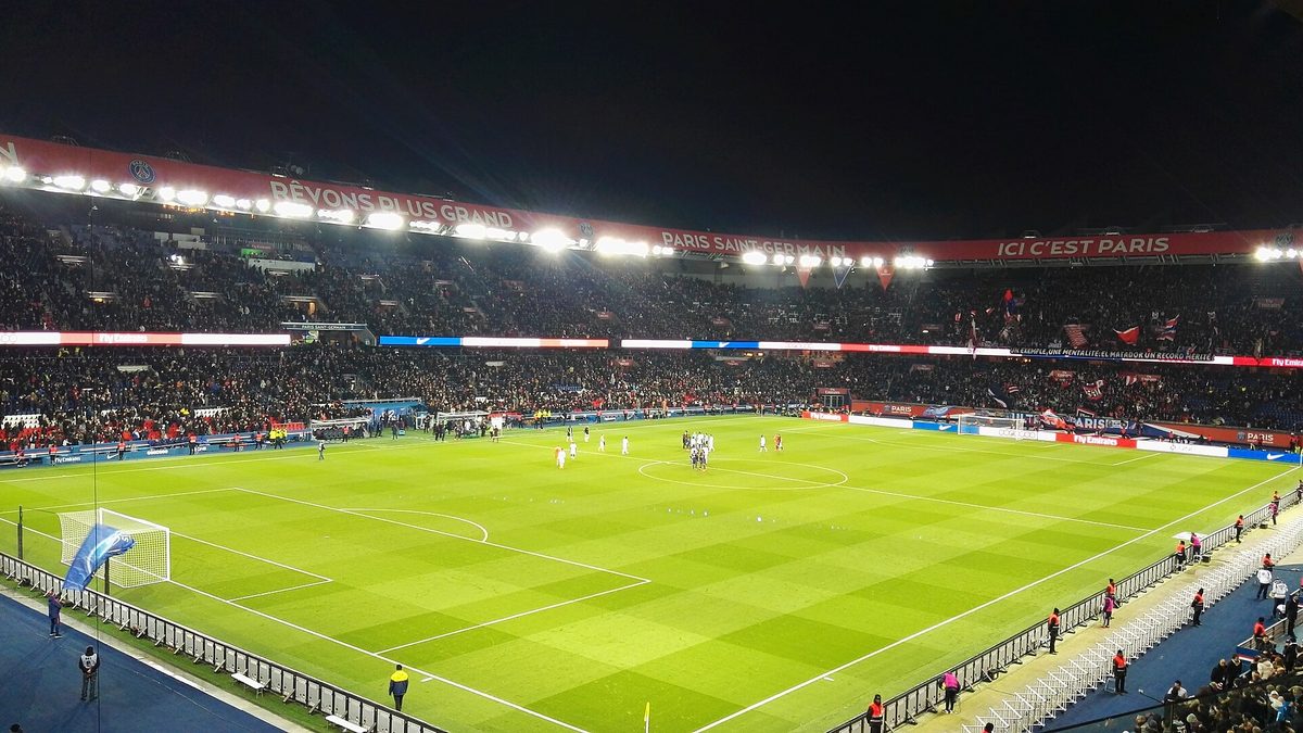 PSG vs Barcelona Headlines Champions League Matchday 3 Tonight
