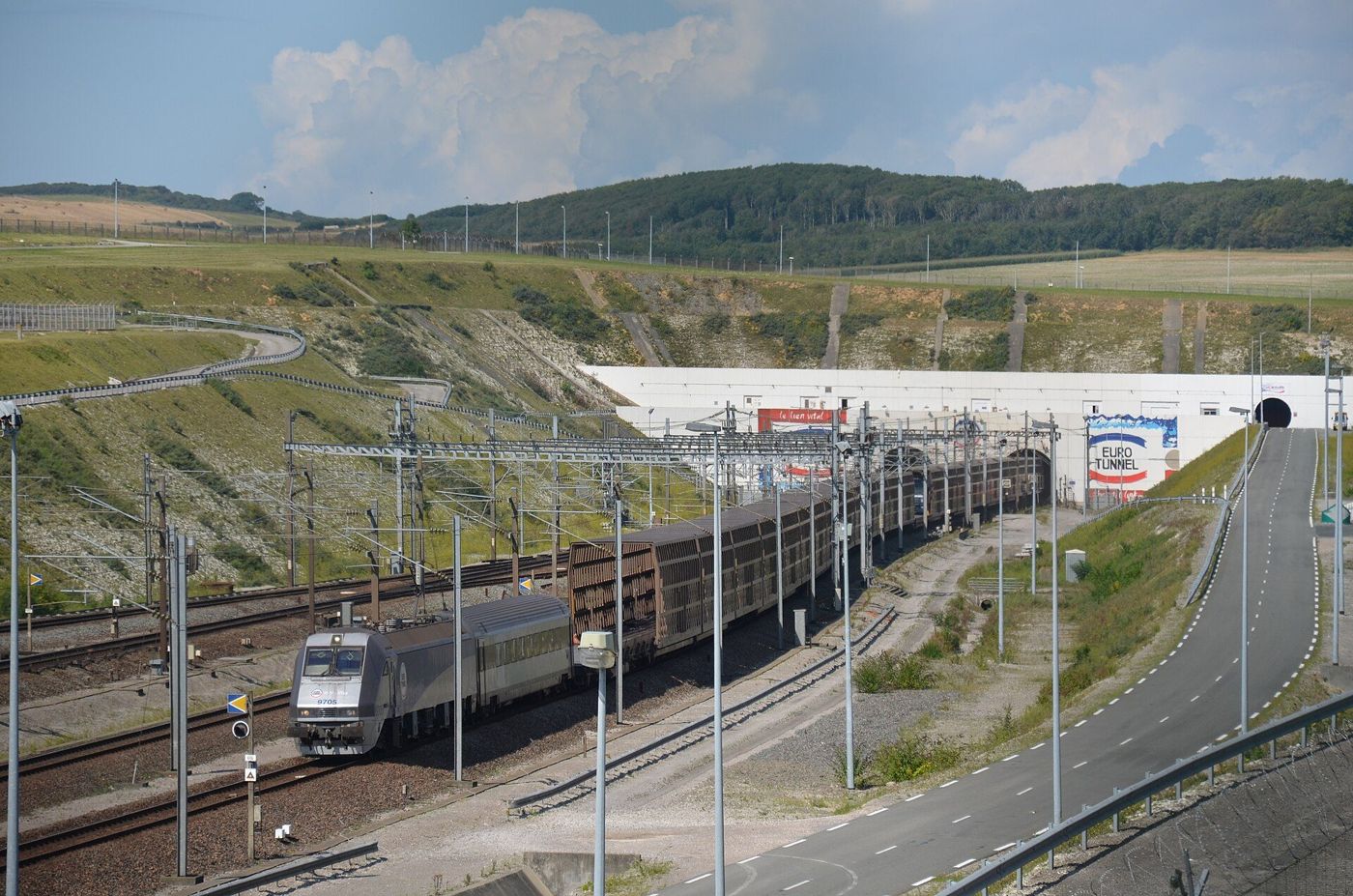 Minibus Hits Train at Channel Tunnel Terminal in France, 19 People Hurt