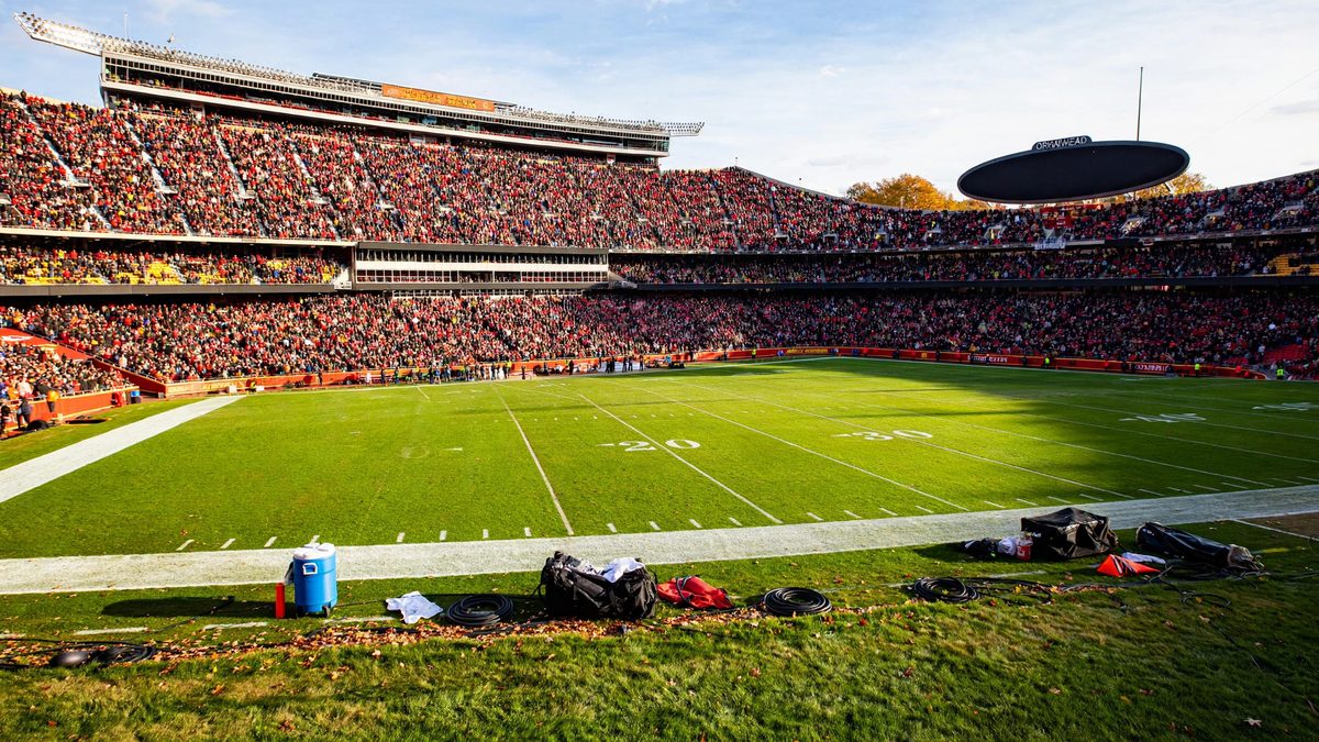 Chiefs Beat Chargers 22-6 as Walker Scores Twice to Stay Perfect