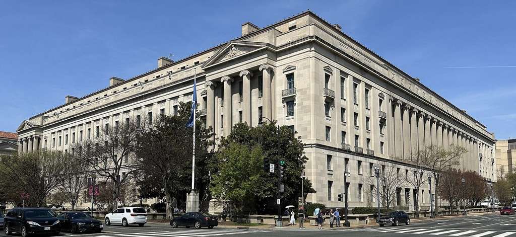 Annapolis, Maryland: Justice Department Sues Anne Arundel County Schools Over Gender Identity Policy