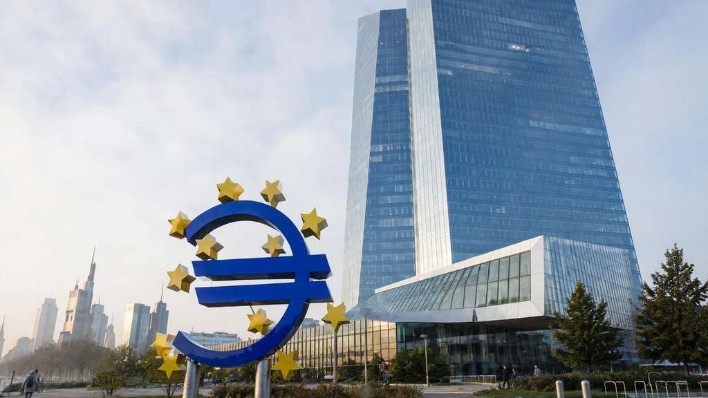 ECB Set to Hold Rates at 2.5 Percent as French Bonds Steal the Day