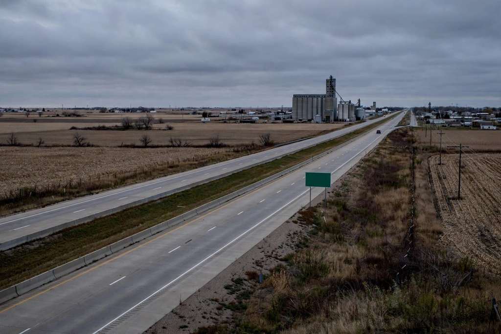 Four Killed in I-29 Crash in Moody County, South Dakota, Including Three Flandreau Students