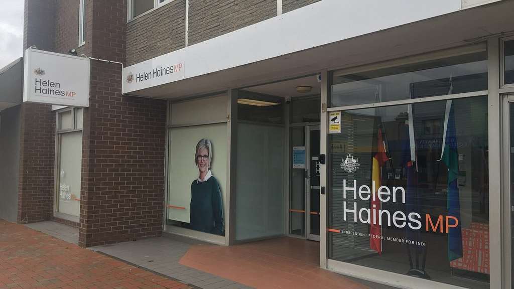Australian MP Helen Haines Critically Injured in Suspected Targeted Car Attack in Wangaratta