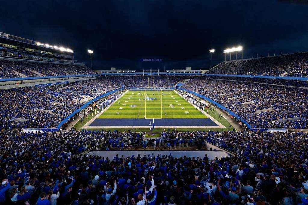 Kentucky Beats Vanderbilt 34-17 After Falling Behind 10-0 at Kroger Field