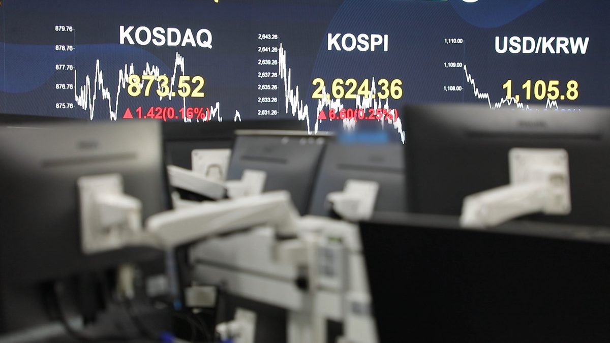 Kospi Falls 4 Percent as Chip Selloff Returns to Seoul