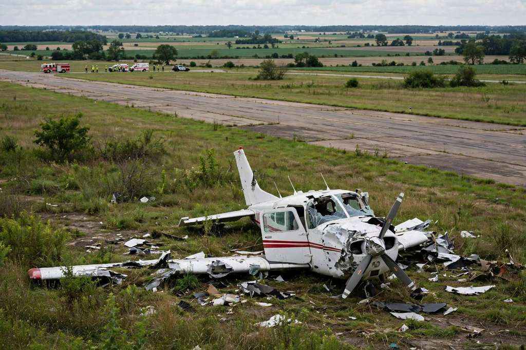 Lumberton, New Jersey: Pilot Hospitalized After Small Plane Crashes on Takeoff From Flying W Airport