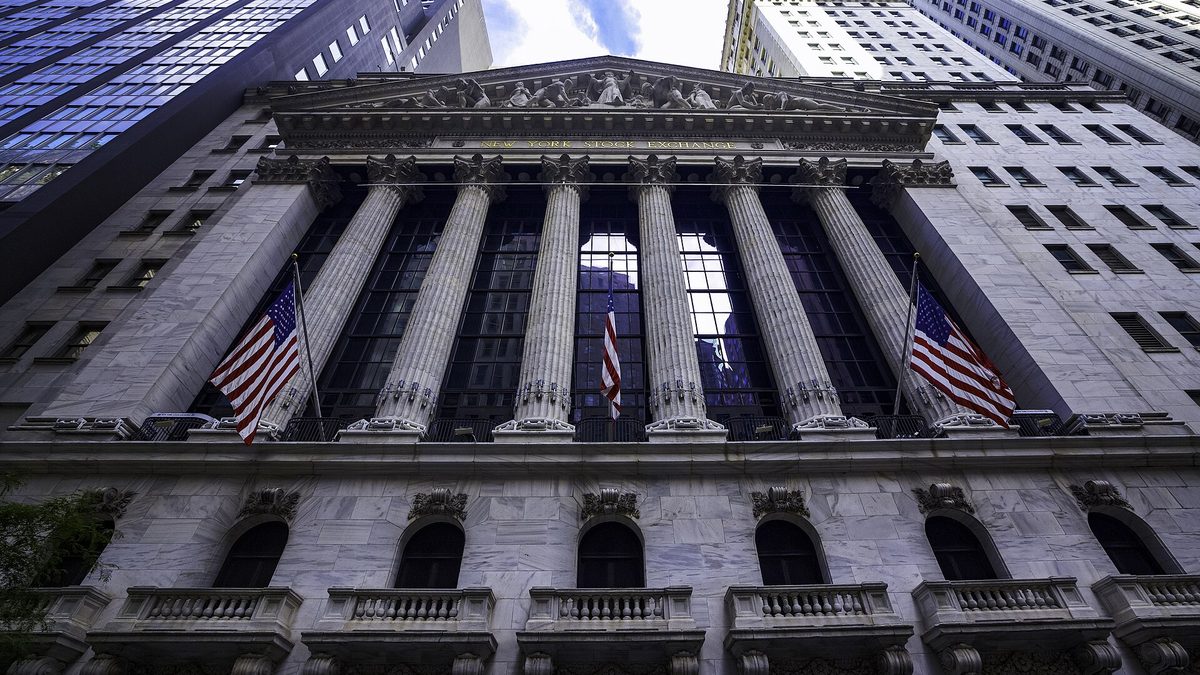 JPMorgan Misses Estimates, Goldman Surges on Trading Boom