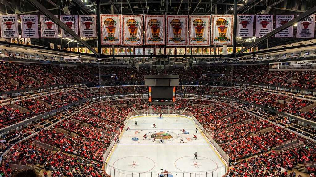 Eller Scores Late as Panthers Beat Blackhawks 3-2 in Chicago