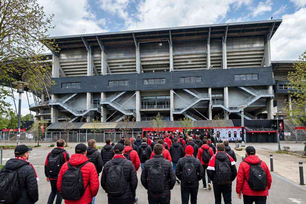 Rennes Beat Strasbourg 3-0 as Szymanski Scores Two Goals at Roazhon Park