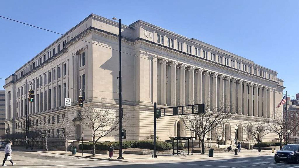 Ohio Jury Finds Rodney Hinton Jr. Guilty of Murder in Deputy Larry Henderson's Death