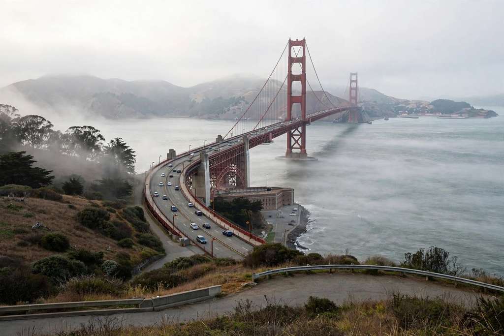 San Francisco, California: Crash Closes Northbound Golden Gate Bridge for More Than an Hour