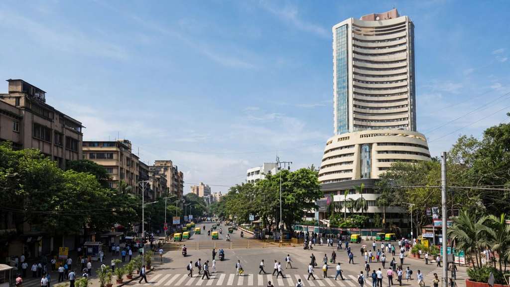 फेड की रोक से सेंसेक्स 905 अंक उछलकर 74,151 पर बंद हुआ