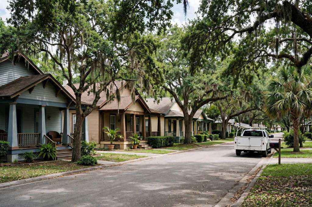 Tampa, Florida: 50 Arrested in Undercover Sting on Unlicensed Contractors