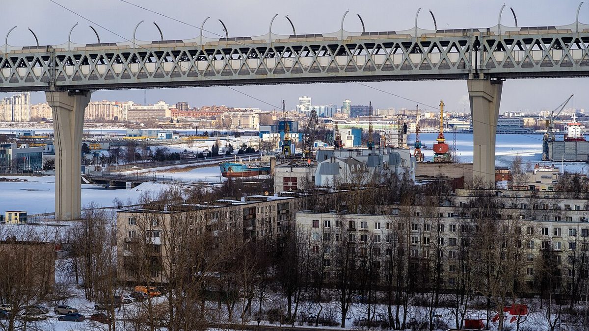 Ukrainian Drone Attack Hits St Petersburg Oil Terminal, Killing One and Injuring 15