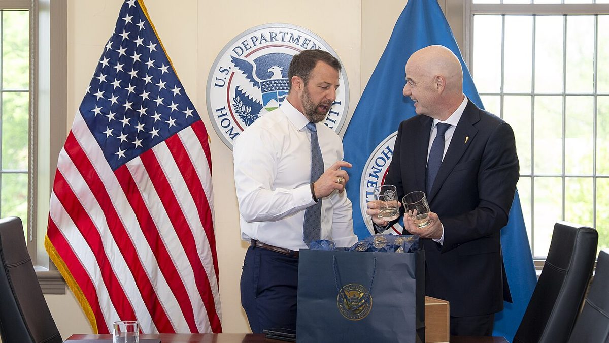 US Orders DeepSeek Removed From Federal Civilian Agency Systems