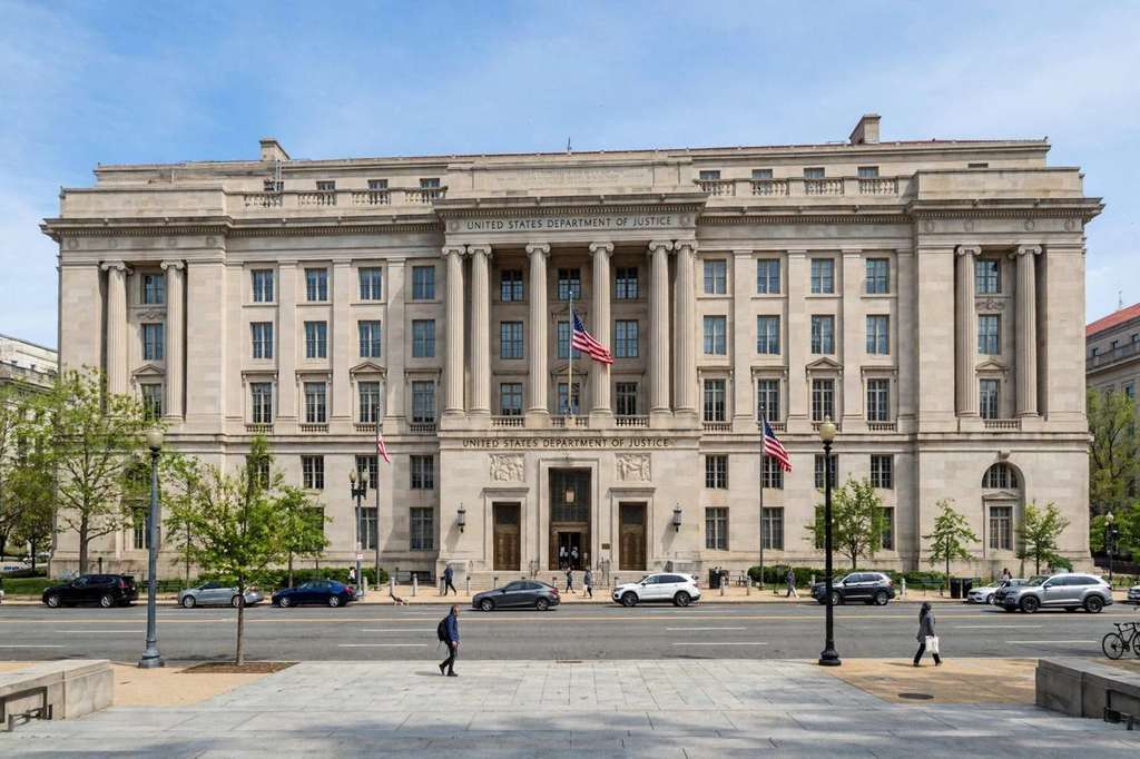 US Contractor Arrested for Allegedly Leaking Classified Secrets to a Substack Newsletter