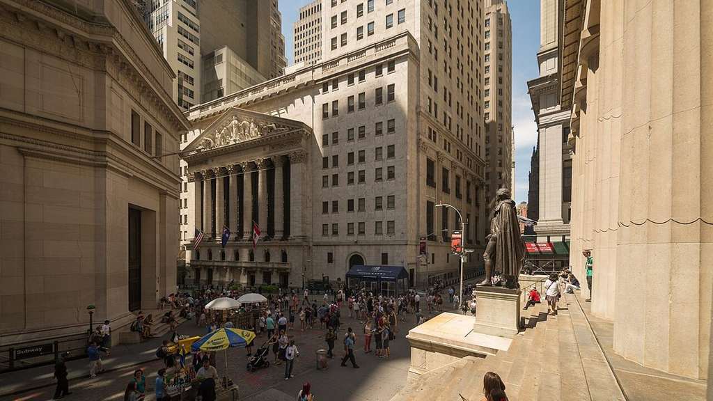 Nasdaq Falls 2.6 Percent as AI Spending Fears Hit Tech Stocks