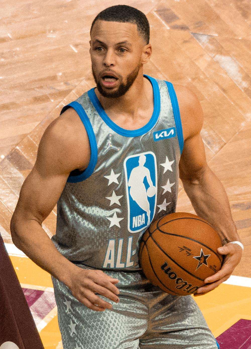 Warriors Beat Timberwolves 119-114 as Curry Scores 44 and Ties LeBron Record